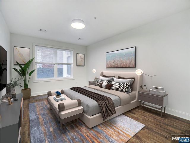 90 Clinton 204, Newark, NJ 07114