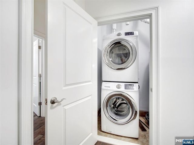 90 Clinton 204, Newark, NJ 07114