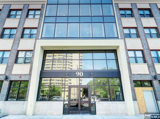 90 Clinton 204, Newark, NJ 07114
