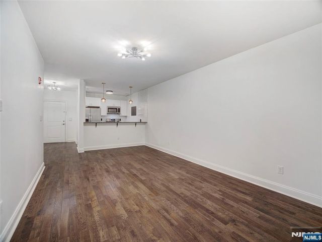 90 Clinton 204, Newark, NJ 07114