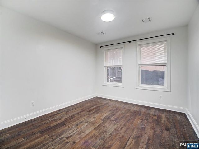 90 Clinton 204, Newark, NJ 07114