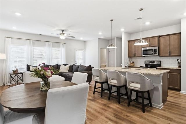 374 Mountain S Boulevard 23, Jasper, GA 30143