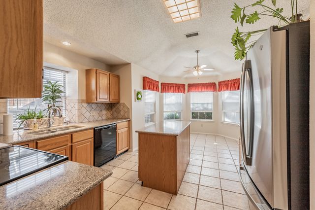 6102 Hawkeye Road, Rowlett, TX 75089