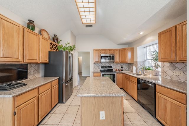 6102 Hawkeye Road, Rowlett, TX 75089