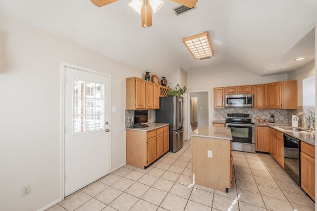 6102 Hawkeye Road, Rowlett, TX 75089