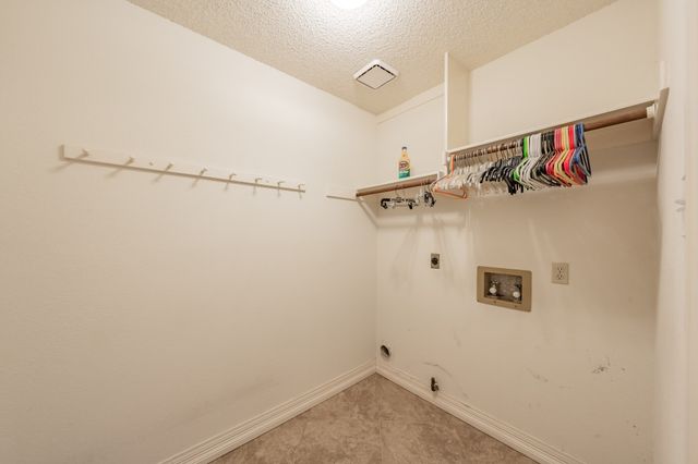 6102 Hawkeye Road, Rowlett, TX 75089