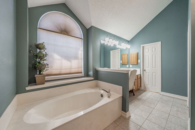 6102 Hawkeye Road, Rowlett, TX 75089