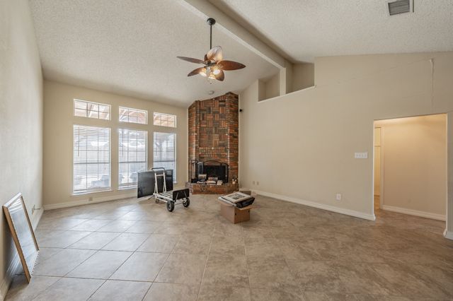 6102 Hawkeye Road, Rowlett, TX 75089