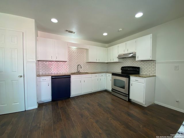 3329 Turnabout, Schertz, TX 78108