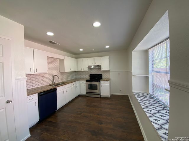 3329 Turnabout, Schertz, TX 78108