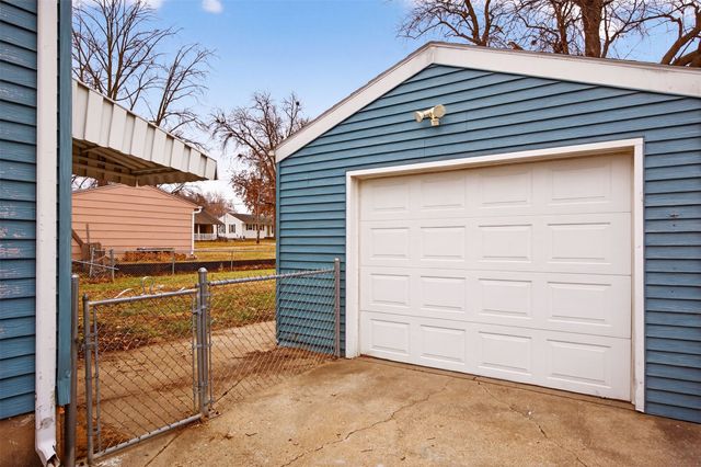 5606 Ovid Avenue, Des Moines, IA 50310