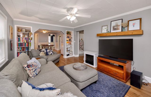 5606 Ovid Avenue, Des Moines, IA 50310
