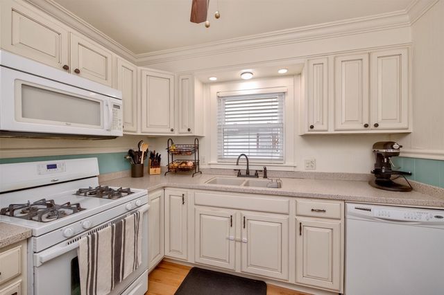 5606 Ovid Avenue, Des Moines, IA 50310