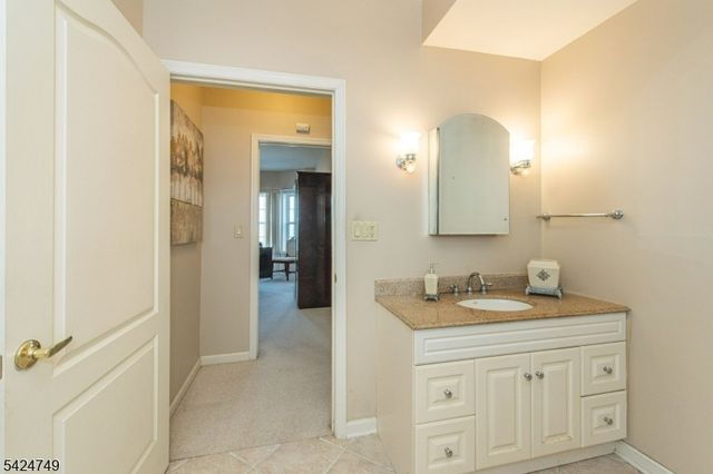 375 Rifle Camp Rd 202, Woodland Park, NJ 07424