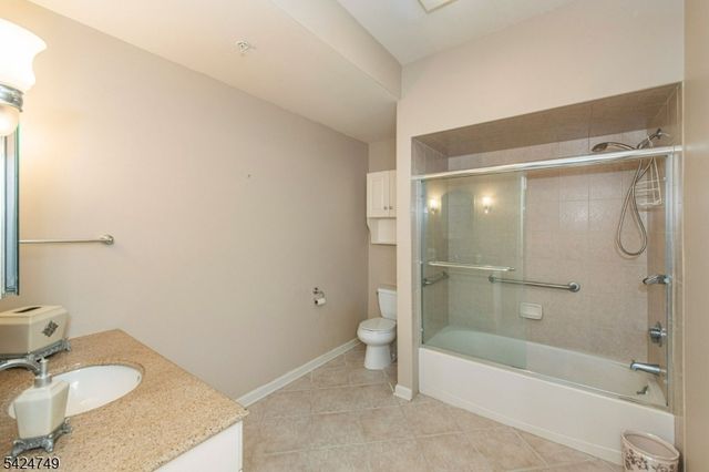 375 Rifle Camp Rd 202, Woodland Park, NJ 07424