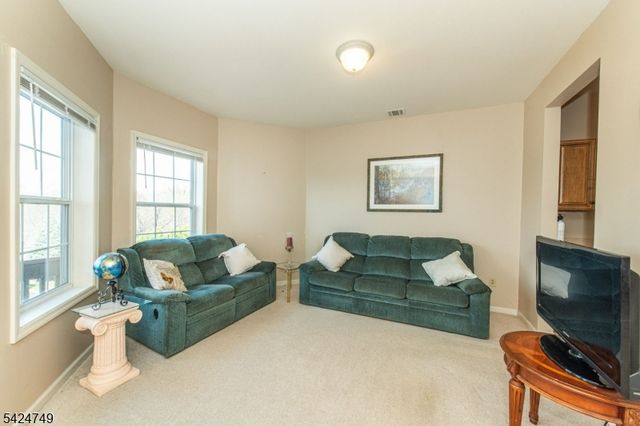 375 Rifle Camp Rd 202, Woodland Park, NJ 07424