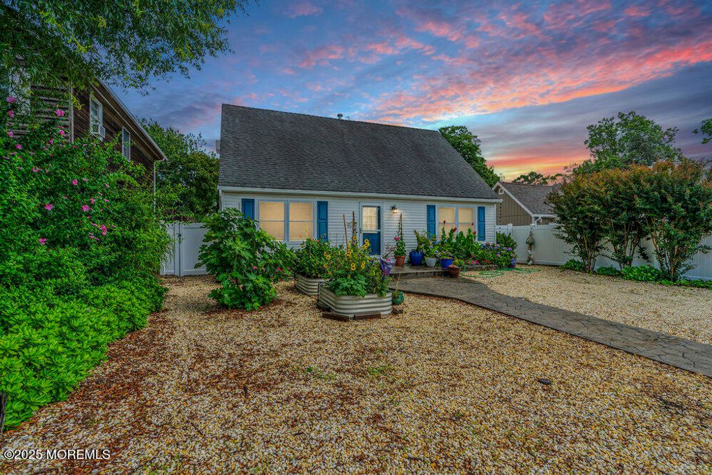 1216 Wilmington Street, Point Pleasant, NJ 08742