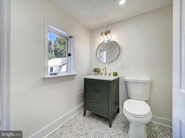 12 VINE ST, Monroe Township, NJ 08831