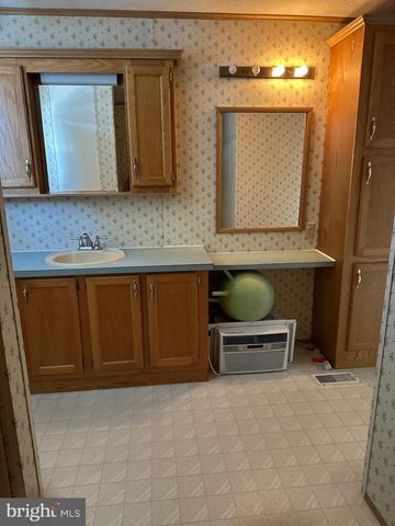 36 CENTER HILL DRIVE, Quakertown, PA 18951