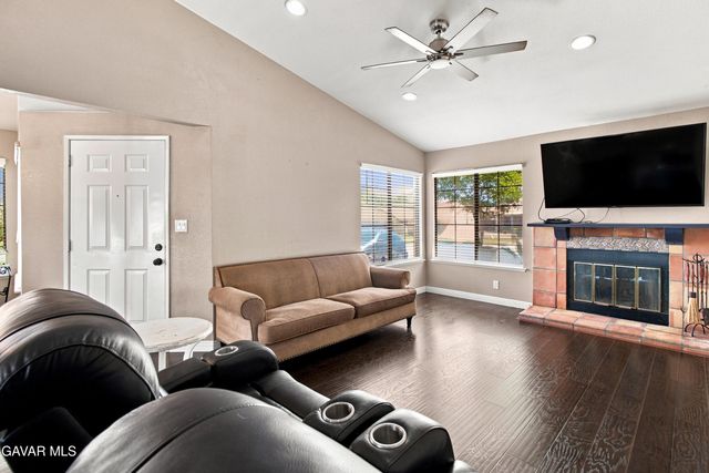 4825 Avenida Vista Verde, Palmdale, CA 93551