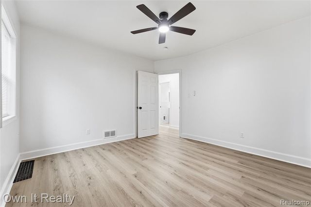 17327 Hartwell Street, Detroit, MI 48235
