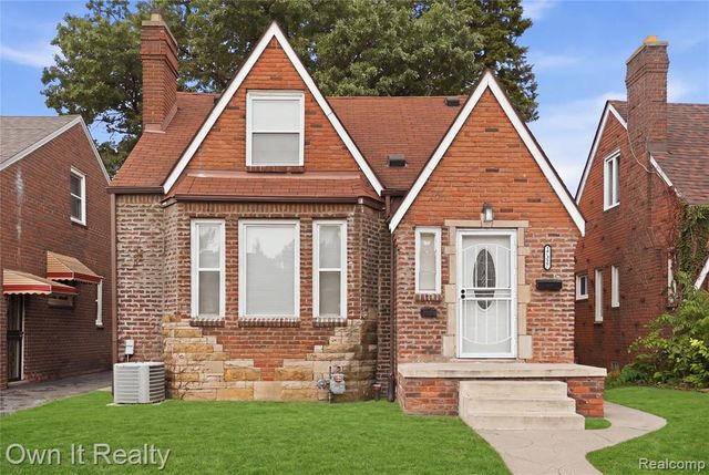 17327 Hartwell Street, Detroit, MI 48235