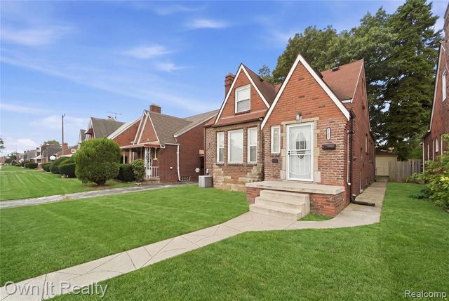 17327 Hartwell Street, Detroit, MI 48235
