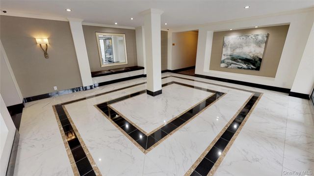 66-15 Thornton Place 2G, Rego Park, NY 11374