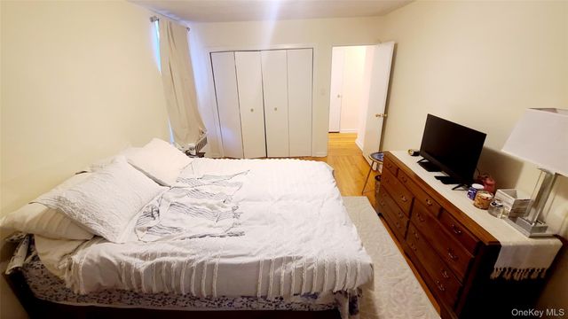 66-15 Thornton Place 2G, Rego Park, NY 11374