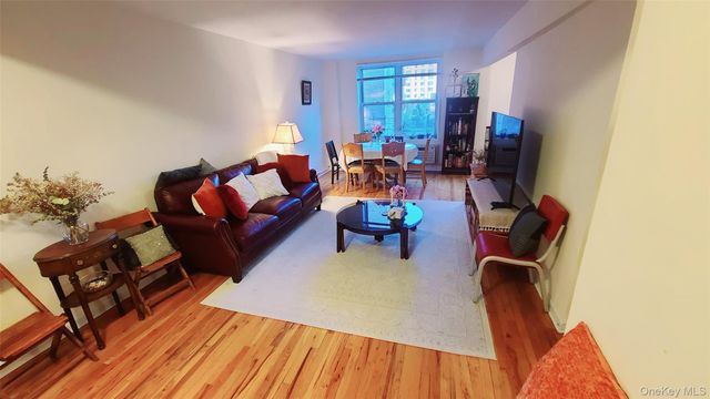 66-15 Thornton Place 2G, Rego Park, NY 11374