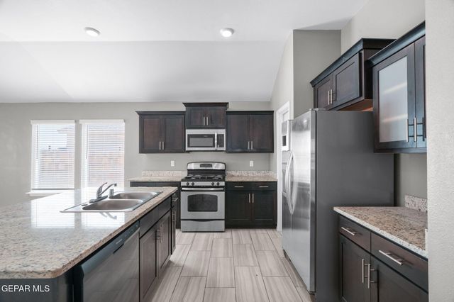 805 Whitebrush Drive, Socorro, TX 79927