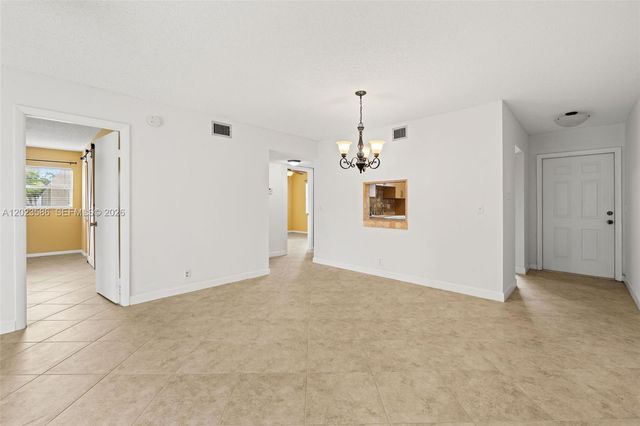 110 Lake Meryl Dr 216, West Palm Beach, FL 33411