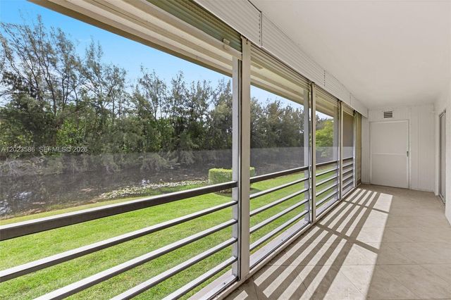 110 Lake Meryl Dr 216, West Palm Beach, FL 33411