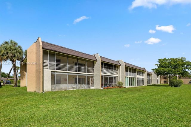 110 Lake Meryl Dr 216, West Palm Beach, FL 33411