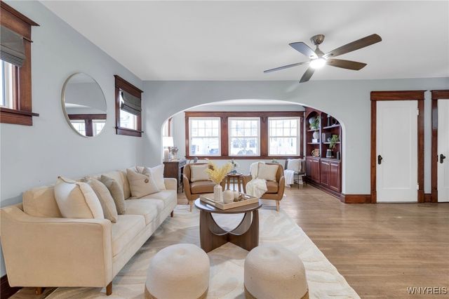 376 West Hazeltine Avenue, Tonawanda, NY 14217