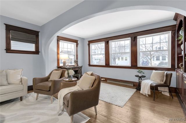 376 West Hazeltine Avenue, Tonawanda, NY 14217