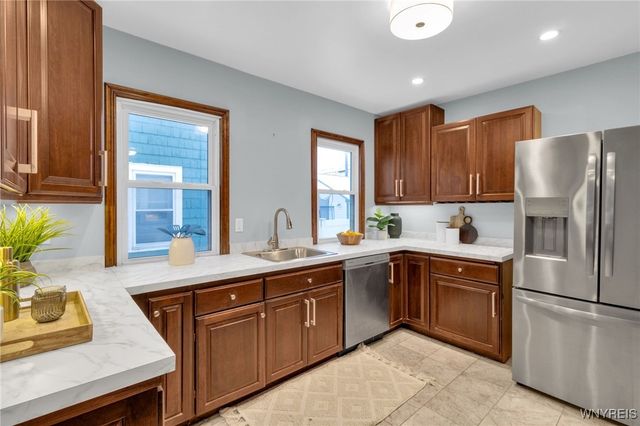 376 West Hazeltine Avenue, Tonawanda, NY 14217