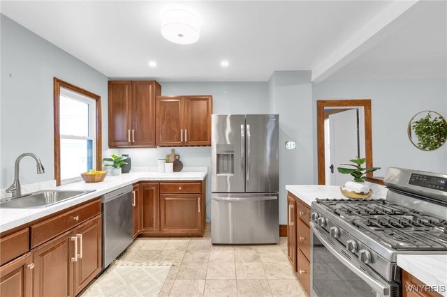 376 West Hazeltine Avenue, Tonawanda, NY 14217