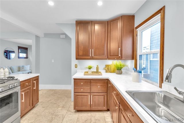 376 West Hazeltine Avenue, Tonawanda, NY 14217