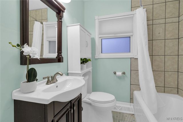 376 West Hazeltine Avenue, Tonawanda, NY 14217