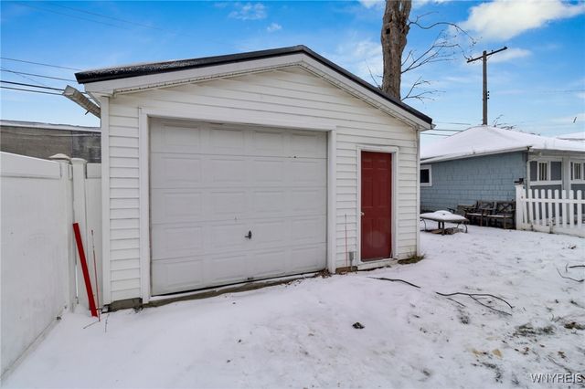 376 West Hazeltine Avenue, Tonawanda, NY 14217