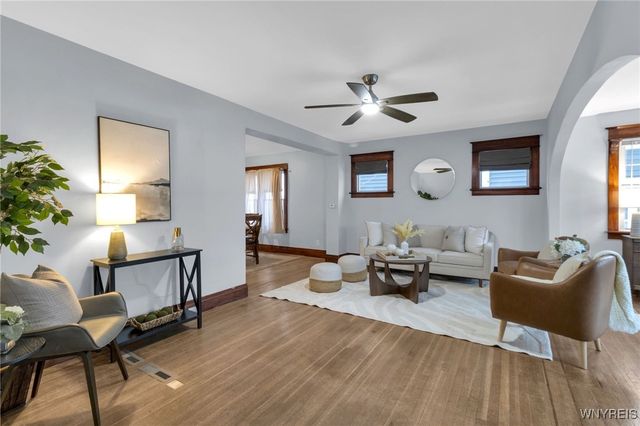 376 West Hazeltine Avenue, Tonawanda, NY 14217