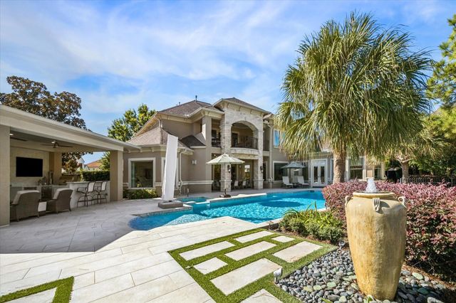 11902 Louvre Court, Houston, TX 77082