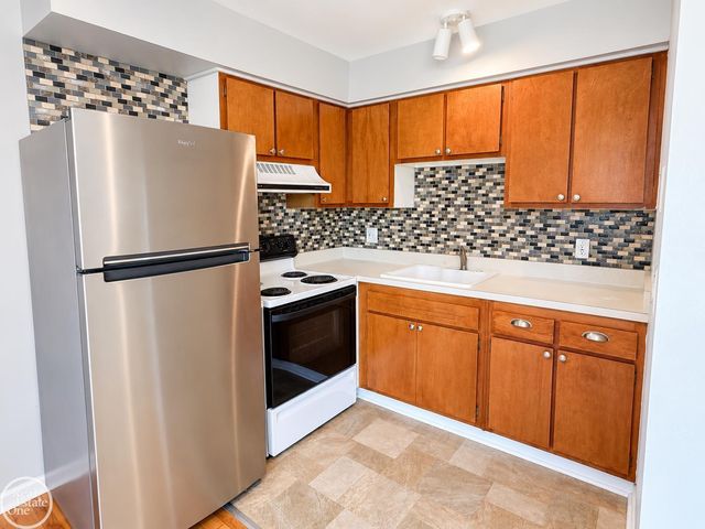 4840 Briarwood Avenue, Royal Oak, MI 48073