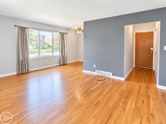 4840 Briarwood Avenue, Royal Oak, MI 48073