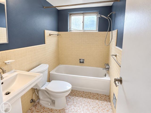 4840 Briarwood Avenue, Royal Oak, MI 48073