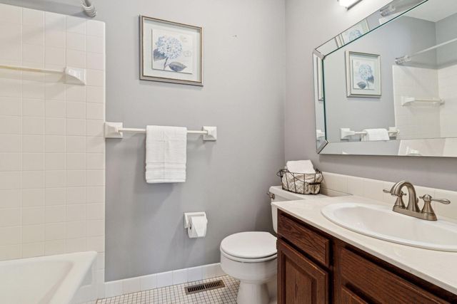 4849 Cedar Lake Road S, Saint Louis Park, MN 55416