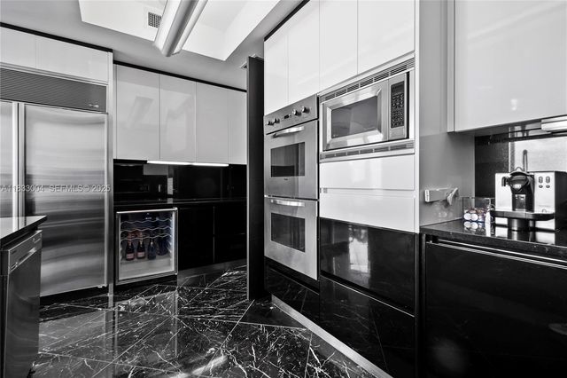1425 Brickell Avenue 42E, Miami, FL 33131