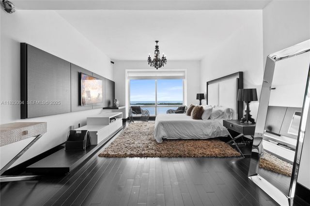 1425 Brickell Avenue 42E, Miami, FL 33131