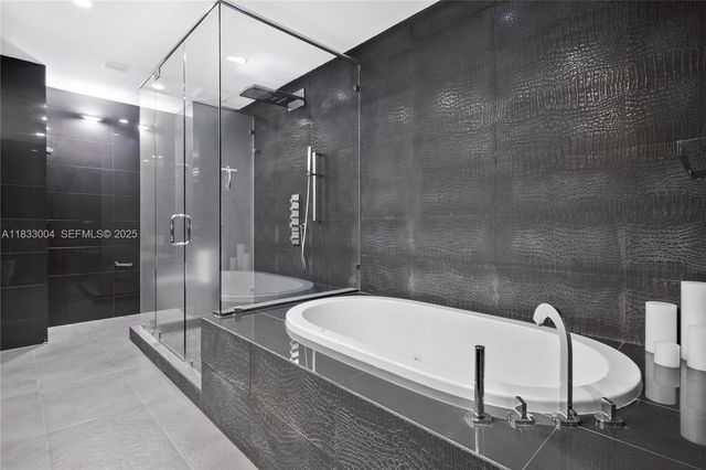 1425 Brickell Avenue 42E, Miami, FL 33131